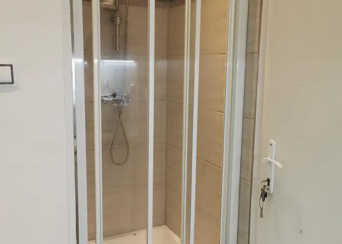Modry Apartman, Racianska 29, *